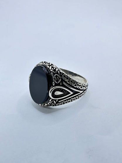 Teardrop ring