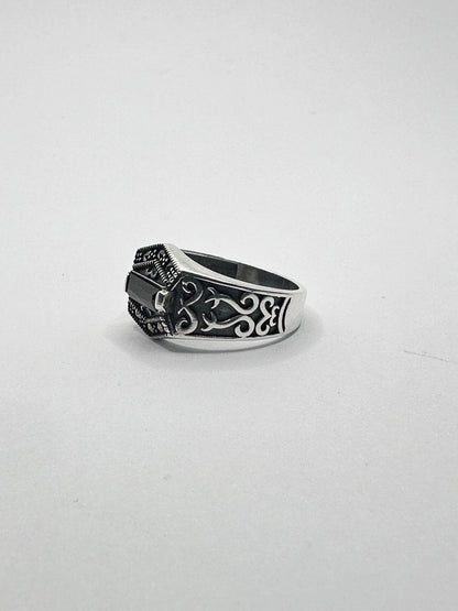 Black sumité ring