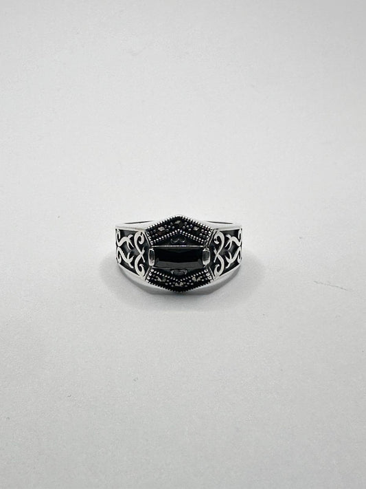 Black sumité ring