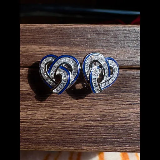 Distinctive heart earring